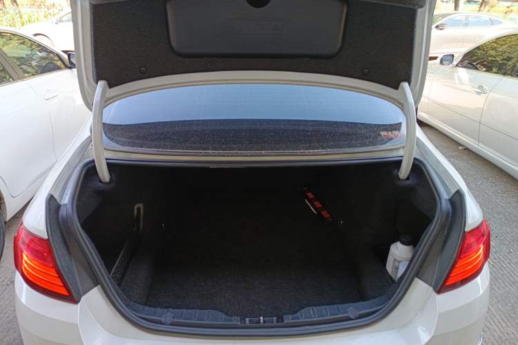 Used BMW 5 Series 2014 525Li Leading Model