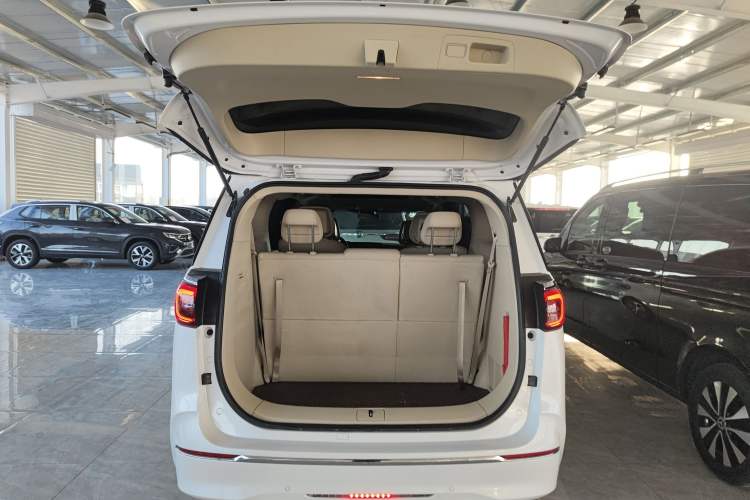 Used Buick GL8 2022 ES Landtrek 653T Luxury Edition
