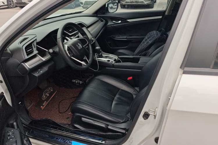 Used Honda Civic 2016 220TURBO CVT Luxury Edition
