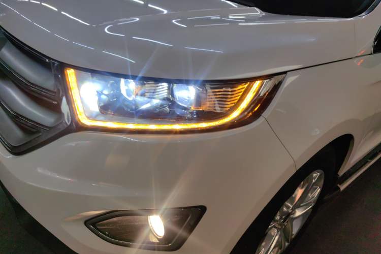 Used Ford Edge 2016 EcoBoost 245 Two-Wheel-Drive Titanium 7-Seater
