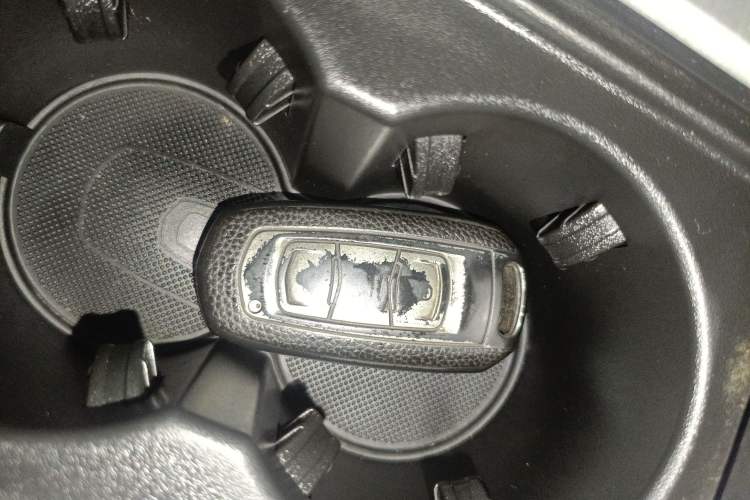 Used Geely Auto Emgrand X7 Sport 2018 1.8TD Automatic Two-Wheel Drive Smart Connect 4G Internet Edition
