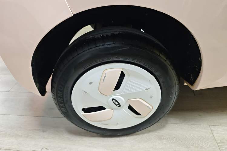 Used Chery QQ Ice Cream 2022 120km Conical Shape Lithium Iron Phosphate