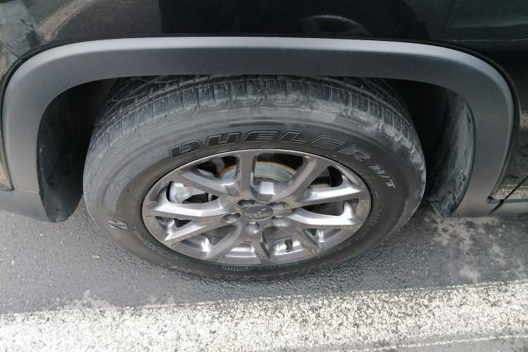 Used  Cherokee 2020 2.0L Two-Wheel Drive Classic Sports Edition