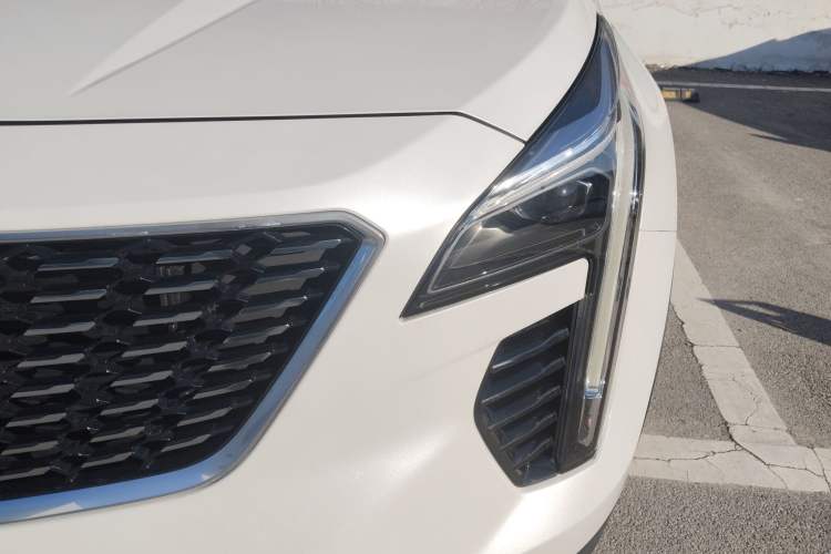 Used Cadillac XT4 2021 28T Two-Wheel Drive Leading Version
