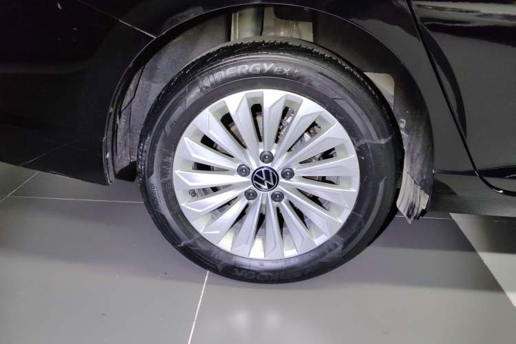 Used Volkswagen Lavida 2021 1.5L Automatic Comfort Edition
