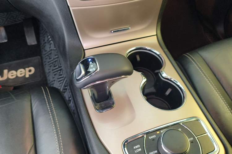 Used  Grand Cherokee (Import) 2014 3.0L Comfort Navigation Edition
