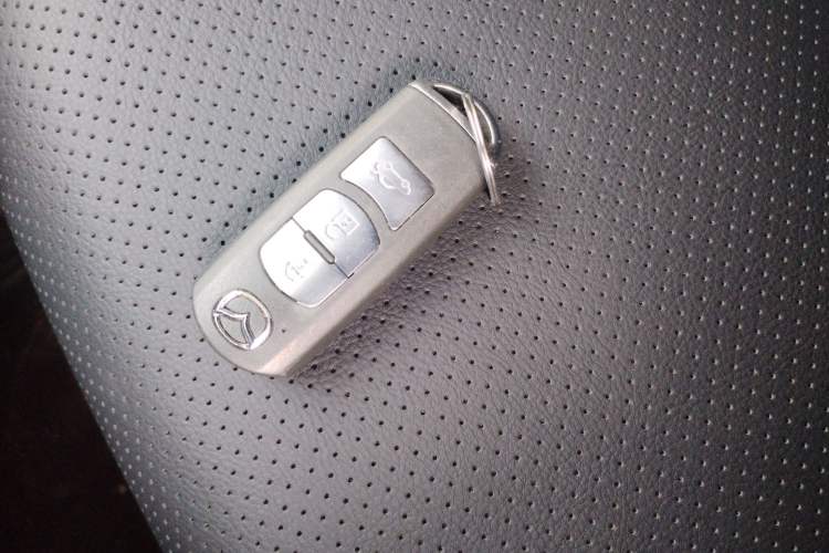 Used Mazda Mazda 3 Axela 2019 Cloud-Controlled Sedan 1.5L Automatic Luxury Model China VI Standard