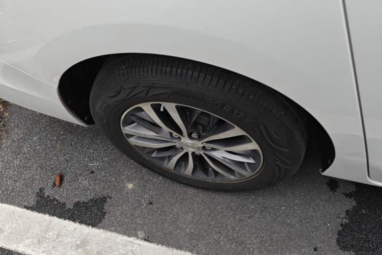 Used Buick GL8 2021 ES Landtrek 653T Comfort Edition