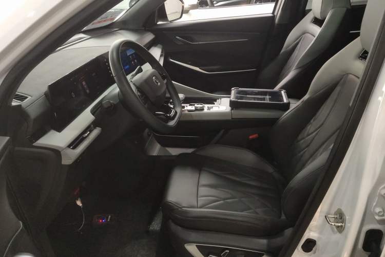 Used Changan CS75 PLUS 2024 3rd Generation Champion Edition 1.5T Intelligent Drive Dynamic Model