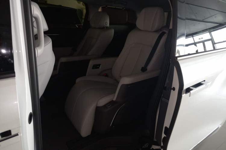 Used Buick GL8 2025 Lu Zun Deluxe Edition
