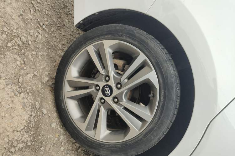 Used Hyundai Elantra 2016 1.6L Automatic ZhiXuan – Elite Version