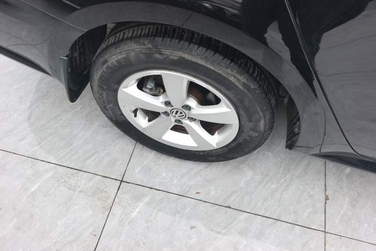 Used Volkswagen Lavida 2013 Revised Classic 1.6L Automatic Fashion Edition