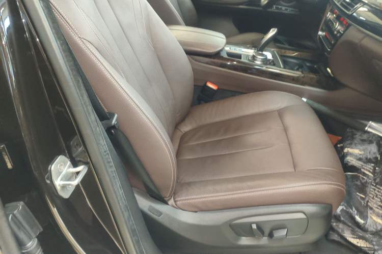 Used BMW X5 2015 xDrive28i
