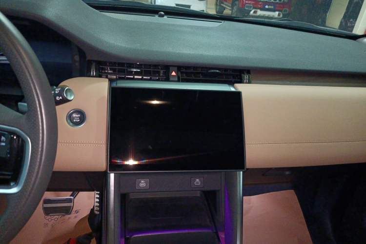 Used Land Rover Discovery Sport 2024 Performance Tech Edition
