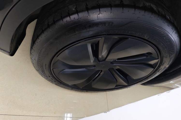 Used Tesla Model Y 2025 Rear-Wheel-Drive Version