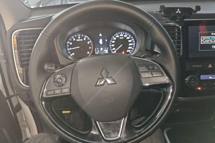 Used Mitsubishi Outlander 2020 2.0L Two-Wheel Drive Enjoyment Version 5 Seats
