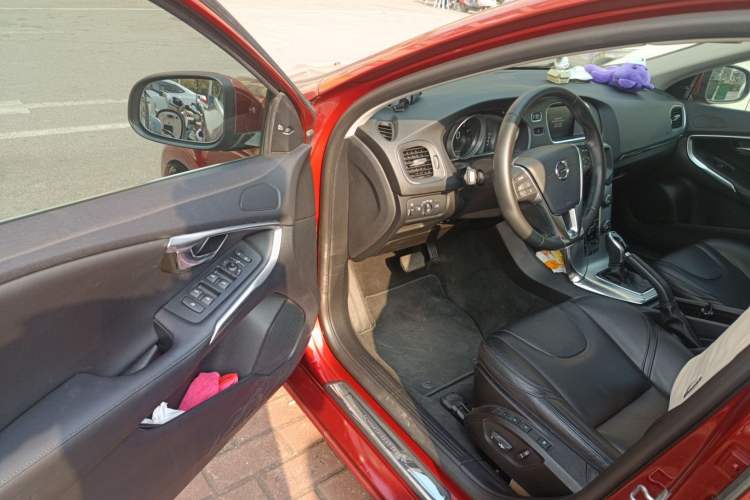 Used Volvo V40 2017 T3 Zhiya Edition