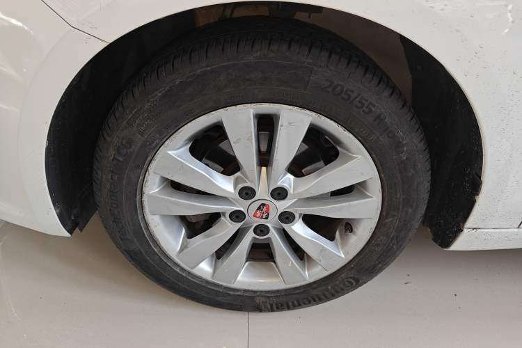 Used Roewe 360 2015 1.5L Automatic Luxury Edition
