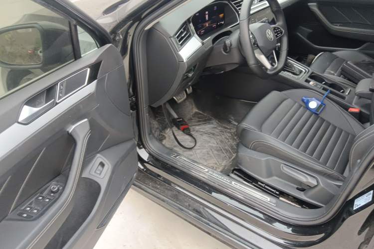 Used Volkswagen Magotan 2025 Zhongxiang Version 280TSI DSG Comfort Edition
