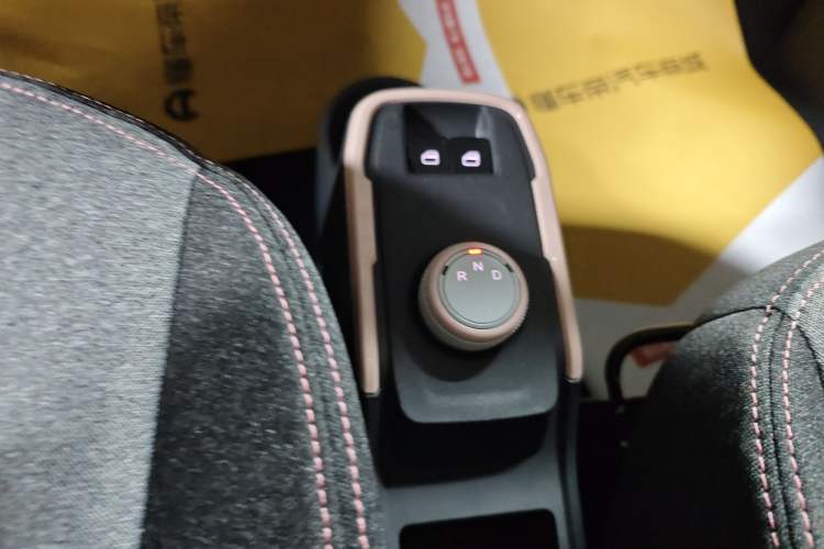 Used Chery QQ Ice Cream 2022 120km Conical Shape Lithium Iron Phosphate