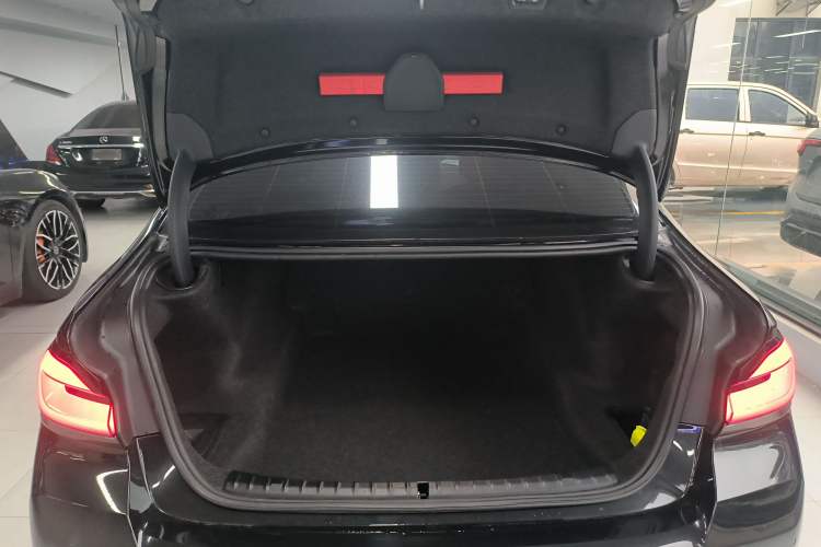 Used BMW 5 Series 2022 Restyled 530Li Leading Edition M Sport Package
