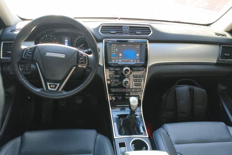 Used Haval H2 2017 Red-Label 1.5T Manual Two-Wheel Drive Luxury Model
