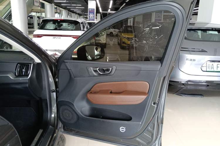 Used Volvo XC60 2018 T5 4x4 Zhiyi Edition
