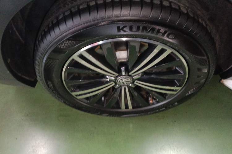 Used Volkswagen Tiguan L 2019 330TSI Automatic Two-Wheel Drive Panoramic Comfort Edition China VI Standard