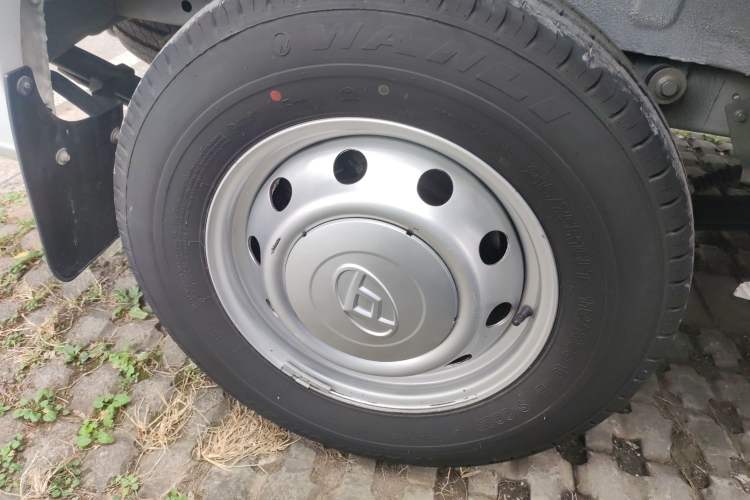 Used SAIC MAXUS Xintu V80 2021 2.0T AMT Classic Aoyuntong Short Wheelbase Mid-Roof 5/6-Seater