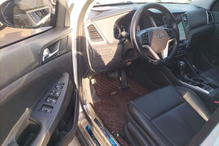 Used Hyundai Tucson 2015 1.6T Dual-Clutch Two-Wheel-Drive Smart Model
