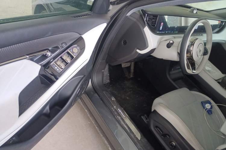 Used VOYAH FREE 2025 318 318 km Rear-Drive Touring Edition