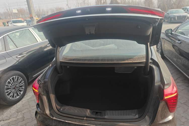 Used Hongqi H5 2024 1.5T DCT Smart Connect Flagship Edition
