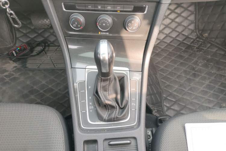 Used Volkswagen Golf 2017 230TSI Automatic Comfort Edition – Celebrating Milestone of One Million Units
