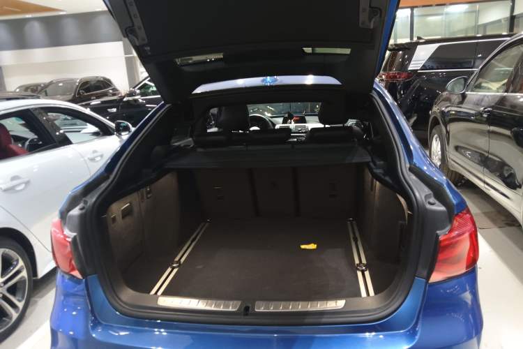 Used BMW 3 Series GT 2017 320i Sport Edition
