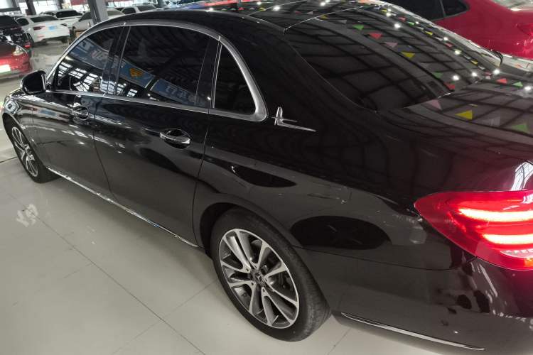 Used Mercedes-Benz E-Class 2019 E 260 L

