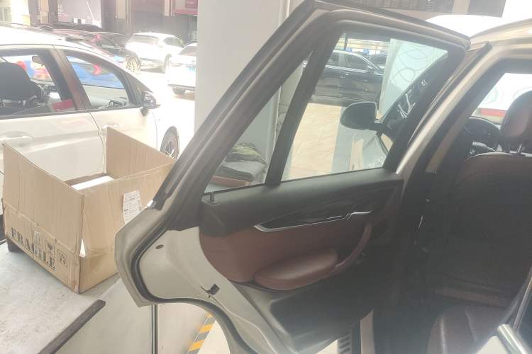 Used BMW X5 2015 xDrive28i
