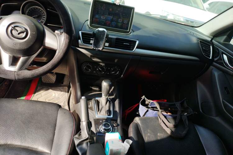 Used Mazda Mazda 3 Axela 2016 Sedan 1.5L Automatic Comfort Model
