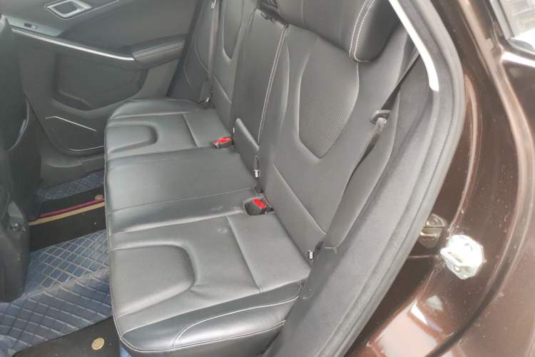 Used JMC Yusheng S330 2016 1.5L GTDi Automatic Two-Wheel Drive Prestige Edition
