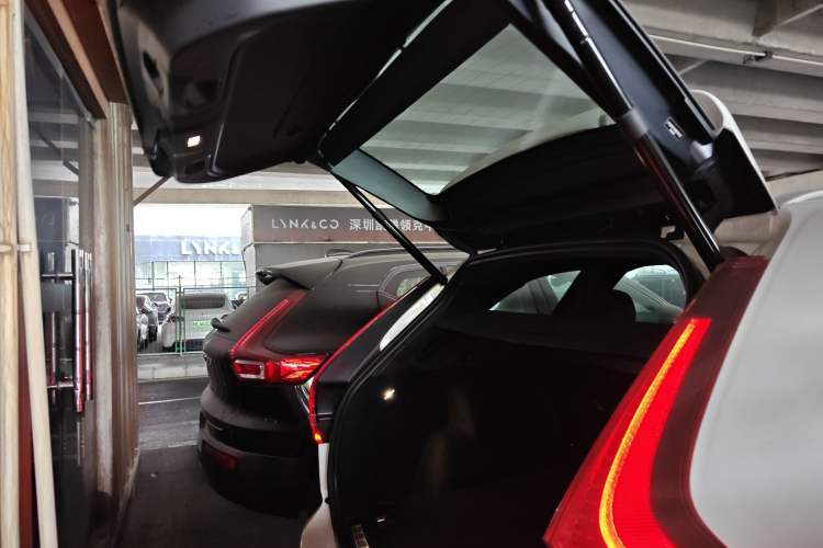 Used Volvo XC60 2025 B5 Four-Wheel Drive Smart & Advanced Luxury Edition
