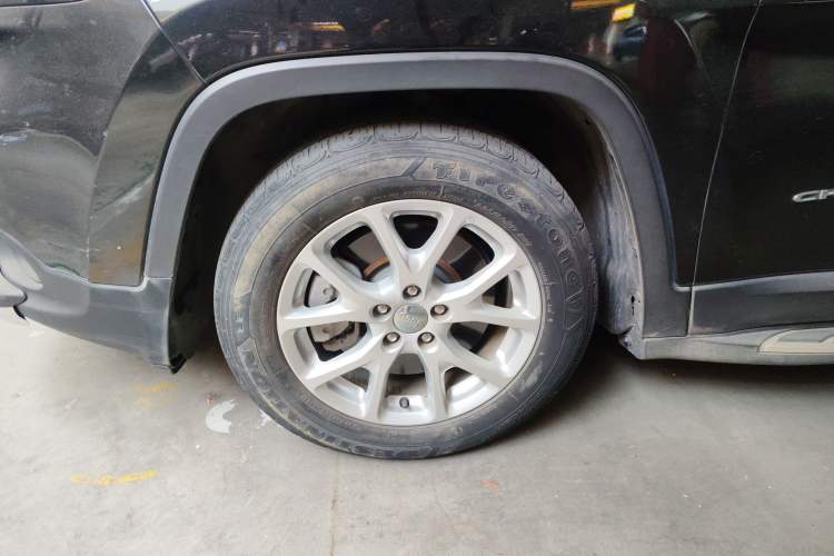 Used  Cherokee 2017 2.0L Superior Edition