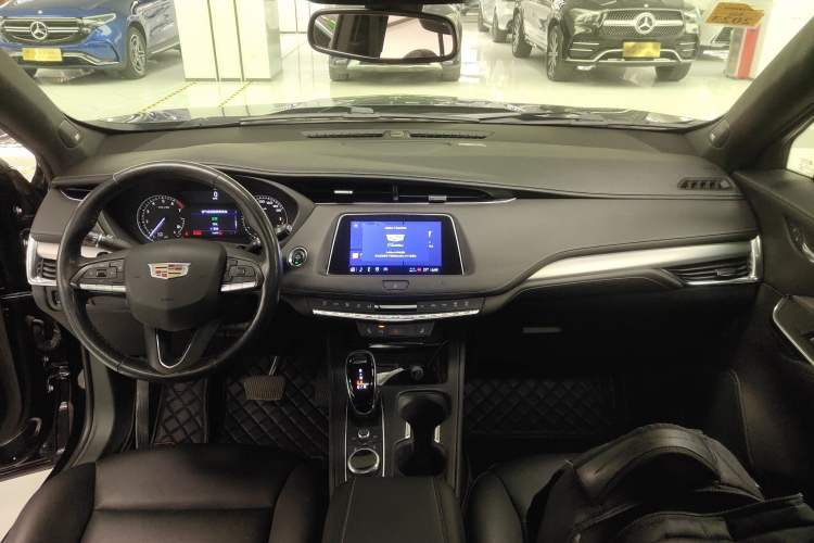 Used Cadillac XT4 2021 28T Two-Wheel Drive Leading Version
