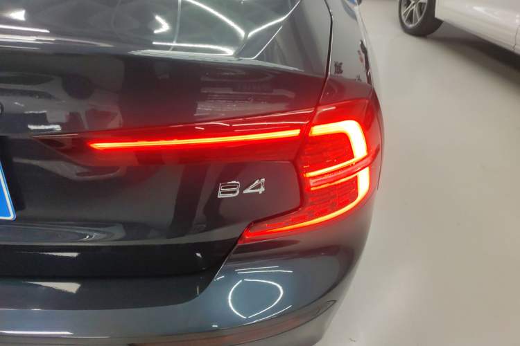 Used Volvo S60 2023 B4 Zhiyi Luxury Edition