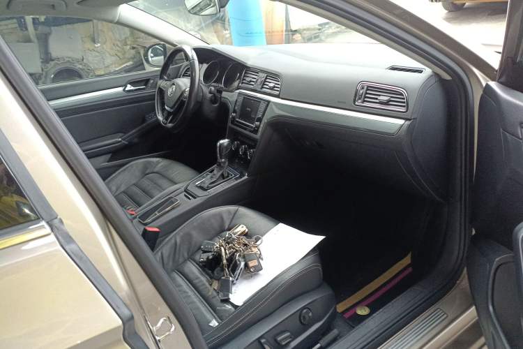 Used Volkswagen Lamando 2015 280TSI DSG Luxury Edition
