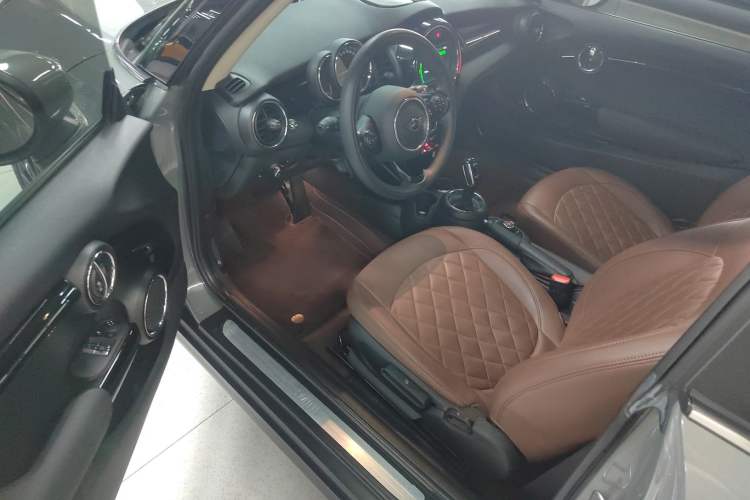 Used  MINI 2021 1.5T ONE PLUS
