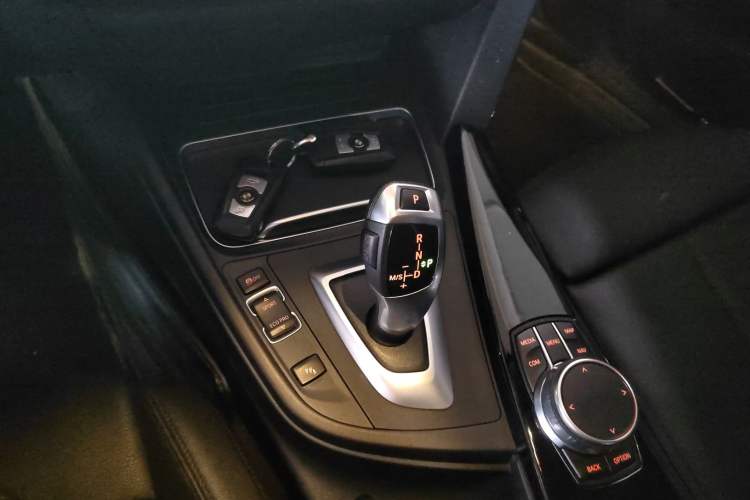 Used BMW 3 Series 2019 320Li Fashion Model
