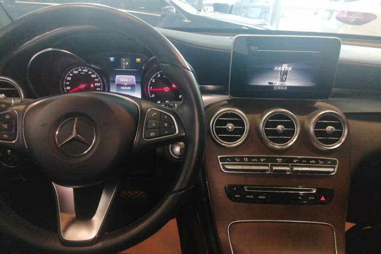 Used Mercedes-Benz GLC 2016 GLC 300 4MATIC Dynamic Model