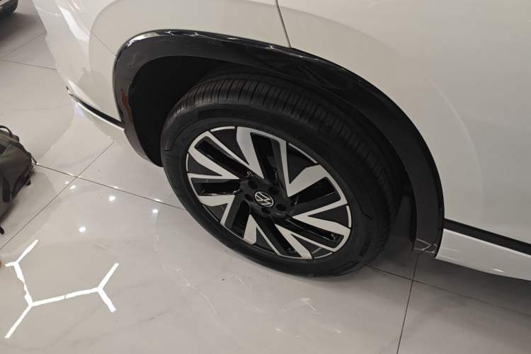 Used Volkswagen Tayron 2023 Revised Version 380TSI All-Wheel Drive R-Line High-Energy Edition
