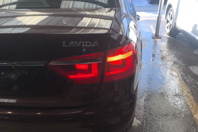 Used Volkswagen Lavida 2013 Revised Classic 1.6L Automatic Fashion Edition