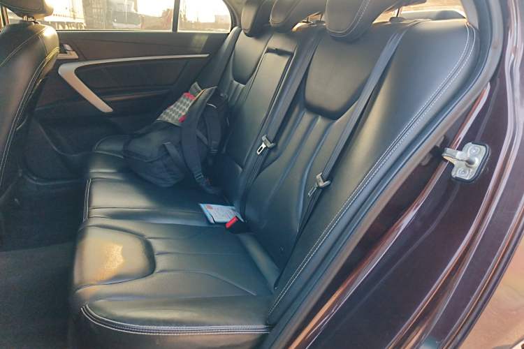 Used Geely Auto Emgrand 2016 Sedan 1.5L CVT Luxury Model
