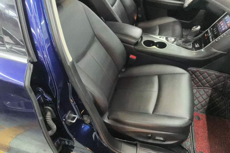 Used Infiniti Q50L 2018 2.0T Comfort Edition China V Standard
